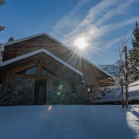 De Luxe Aux Allues Chalet *